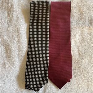 Van Heusen Black and Burgundy Tie Set